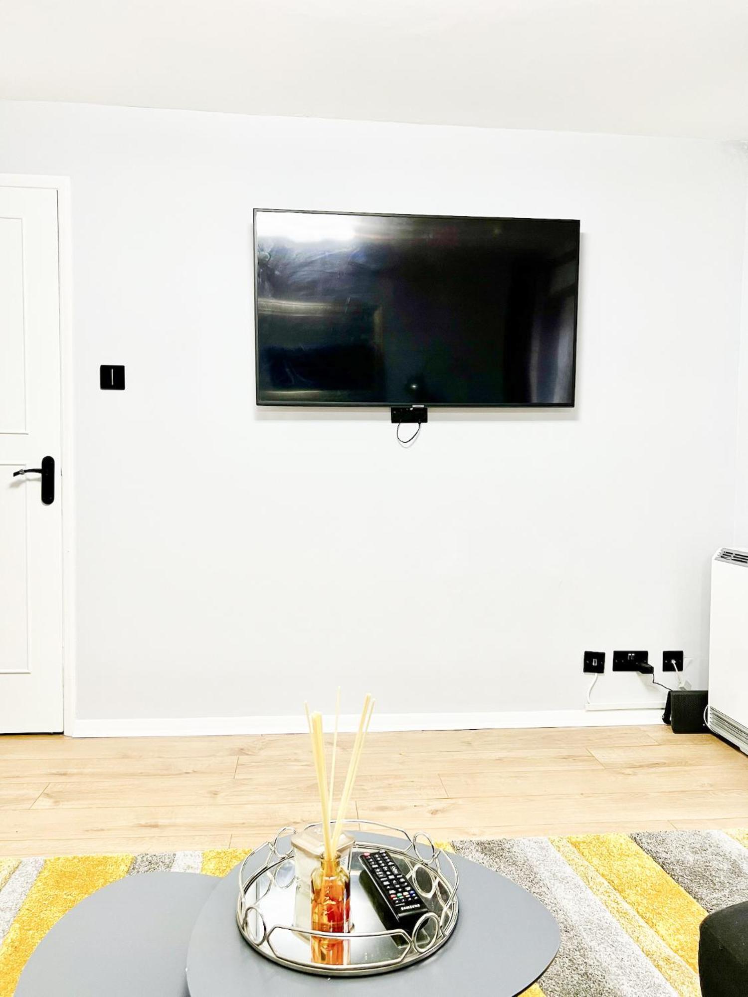 Beautiful Apartment In Beckton With Private Entrance And Garden 伦敦 外观 照片