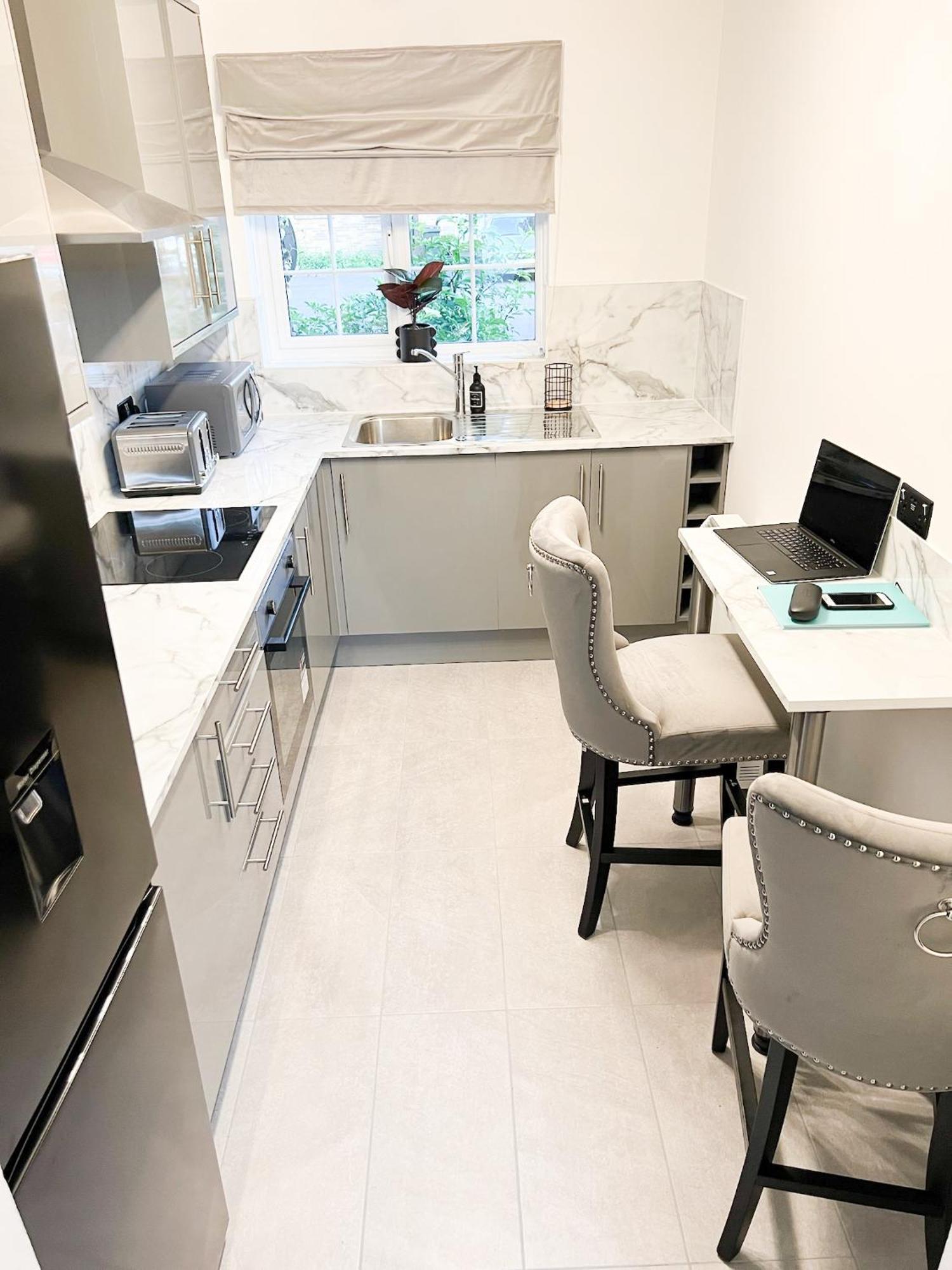 Beautiful Apartment In Beckton With Private Entrance And Garden 伦敦 外观 照片